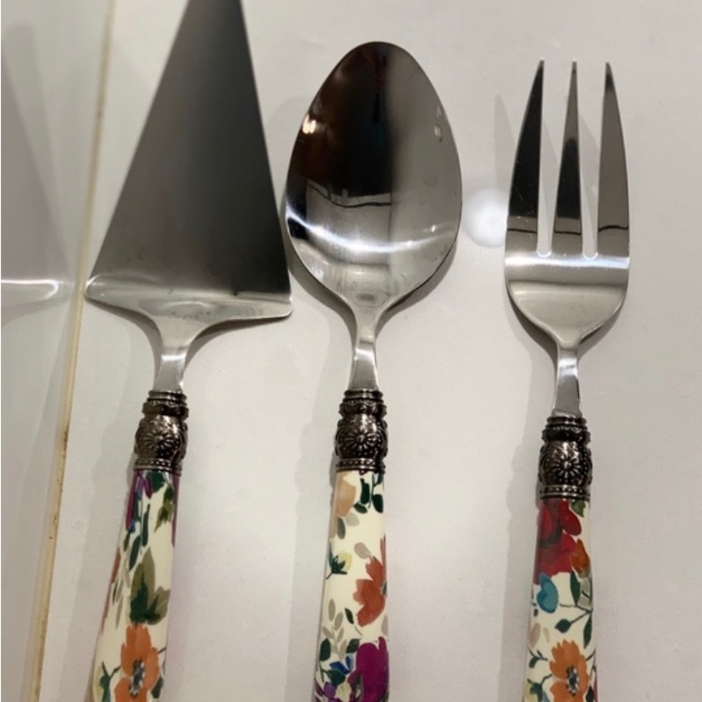 🌺 RARE 🌺 Pioneer Woman Timeless Floral Engraved Serving Utensils, No scratches